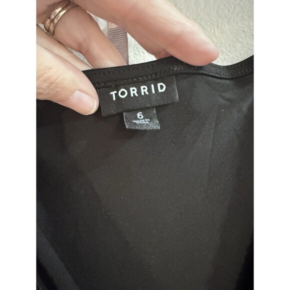 Torrid Black Dress Size 6X Belted Tie Waist V Neck Slimming Pockets Stretchy - Picture 2 of 5